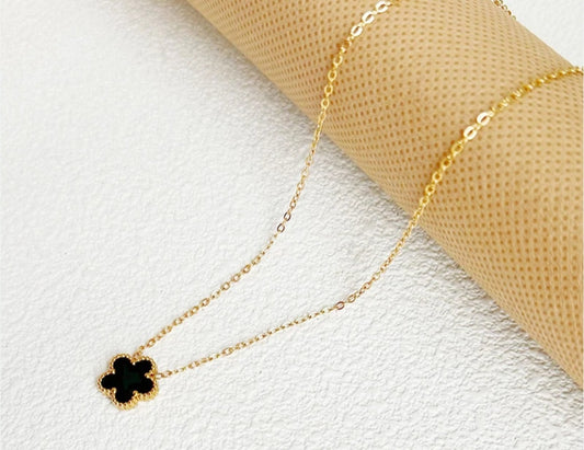 Pearly Black Clover Necklace PBC008