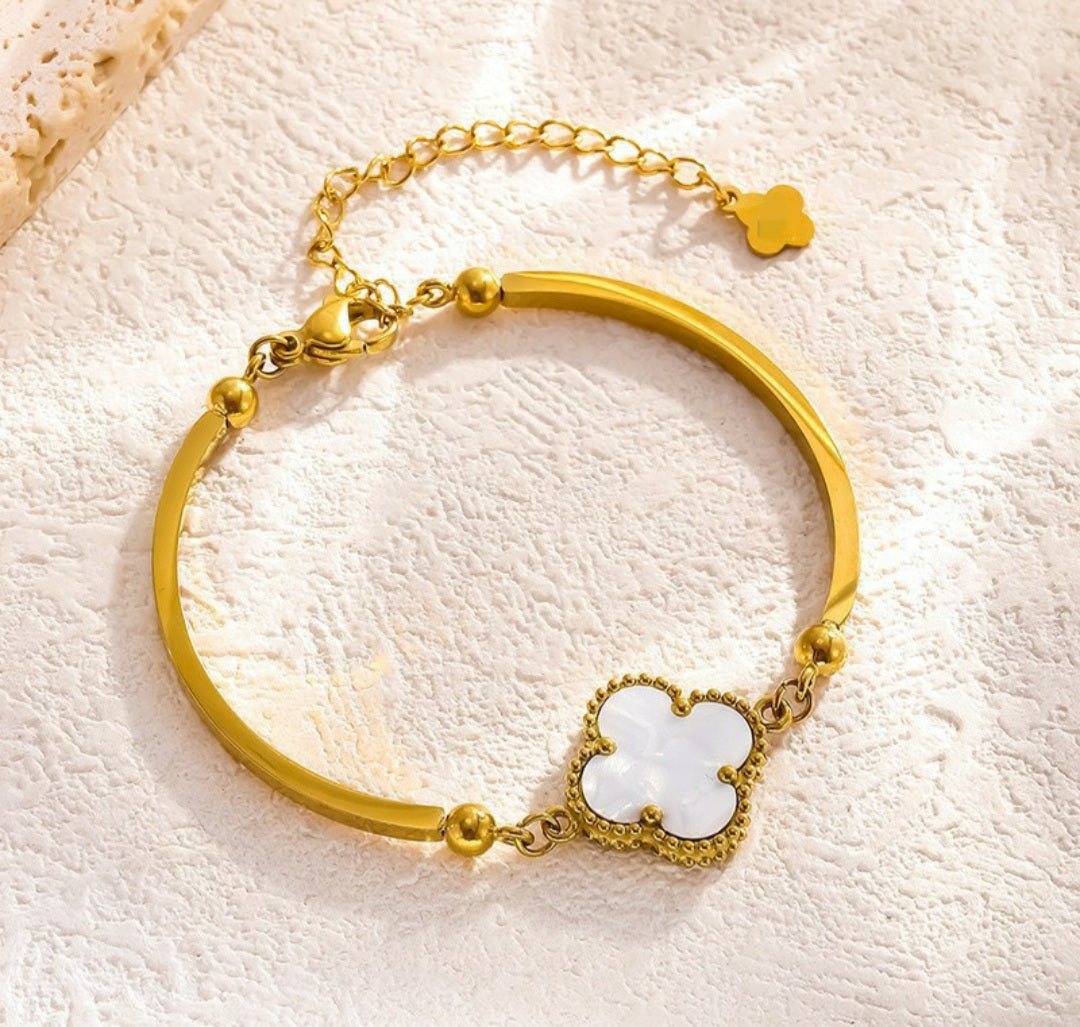 Gold Clover Bracelet PSZ002