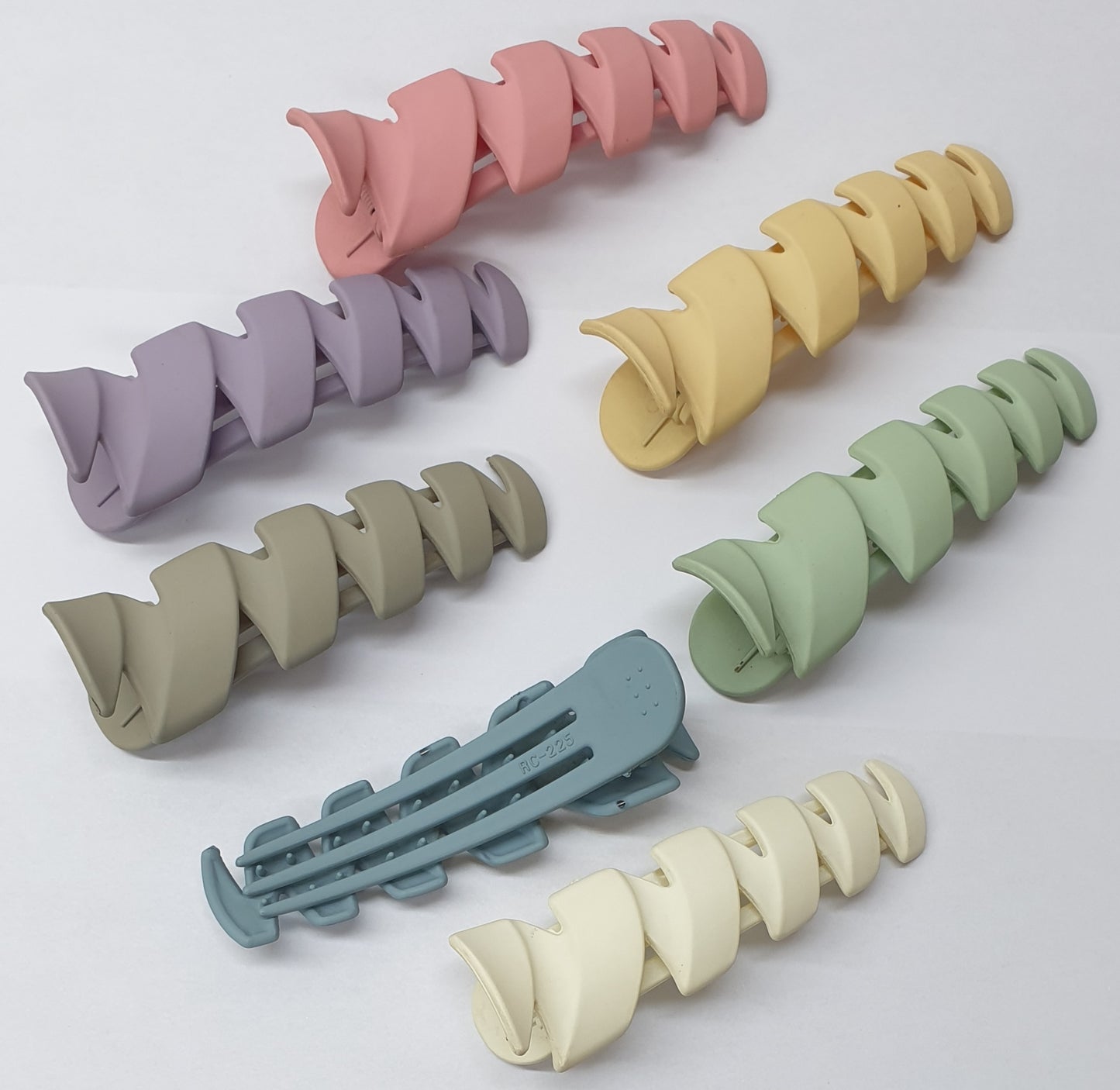 Hair Grips Assorted HGA006