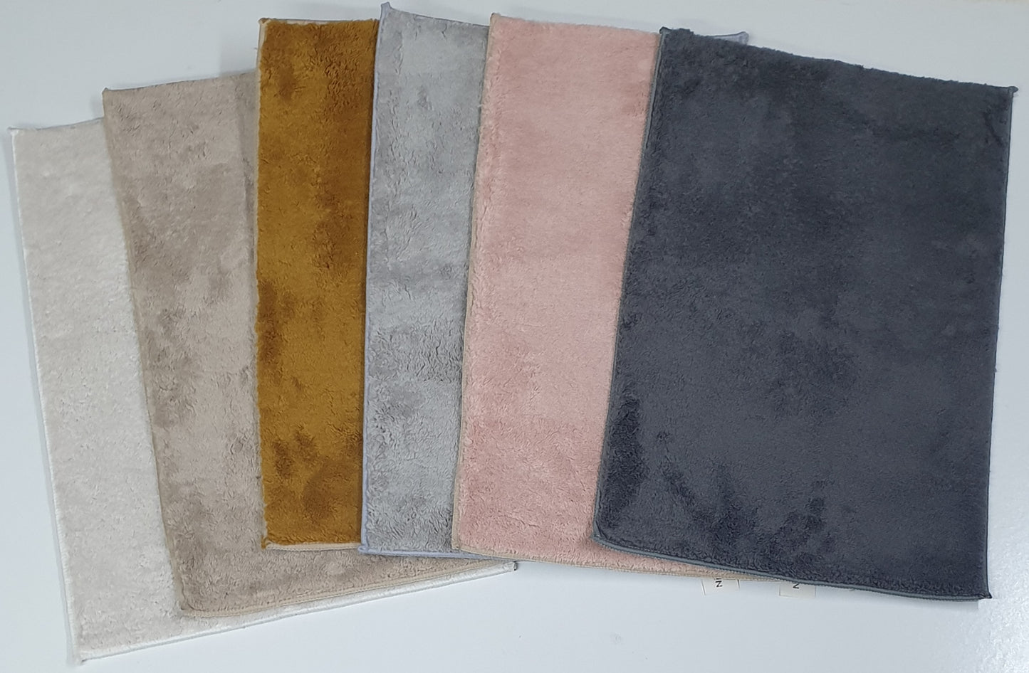 Cozy Plain Fur Mat 60x41cm  1032