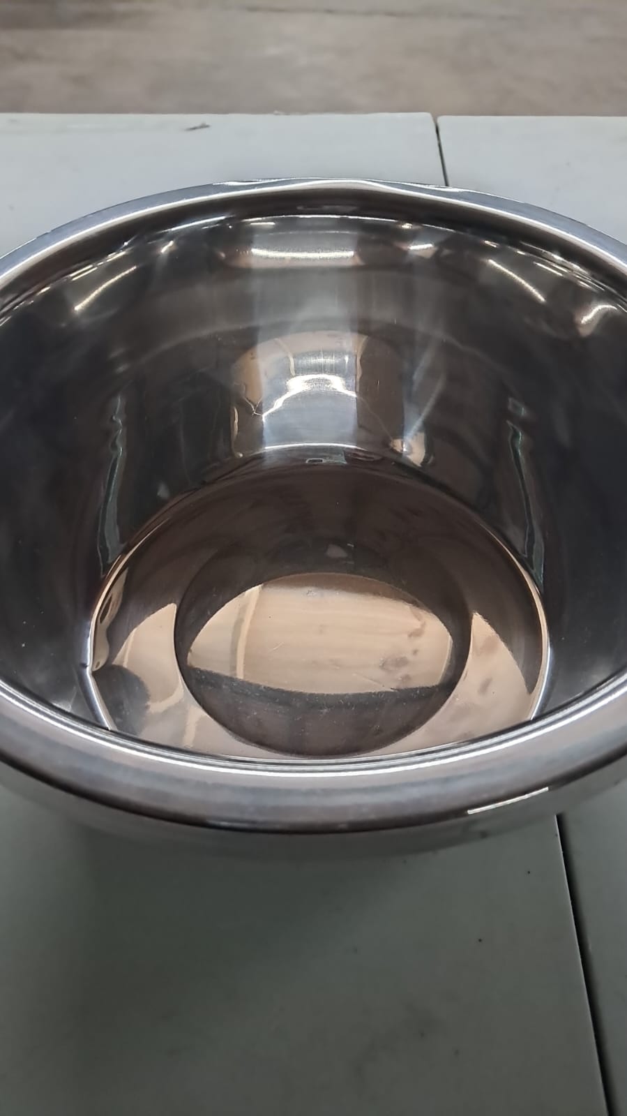 Stainless Steel Bowl 5671 26cm - Dented/ Paint Peel