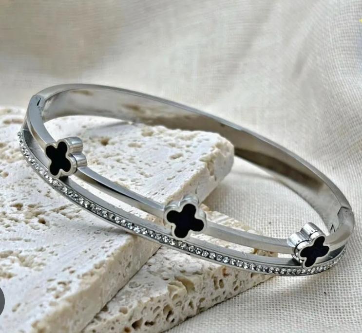 Ladies Fashion Bracelet