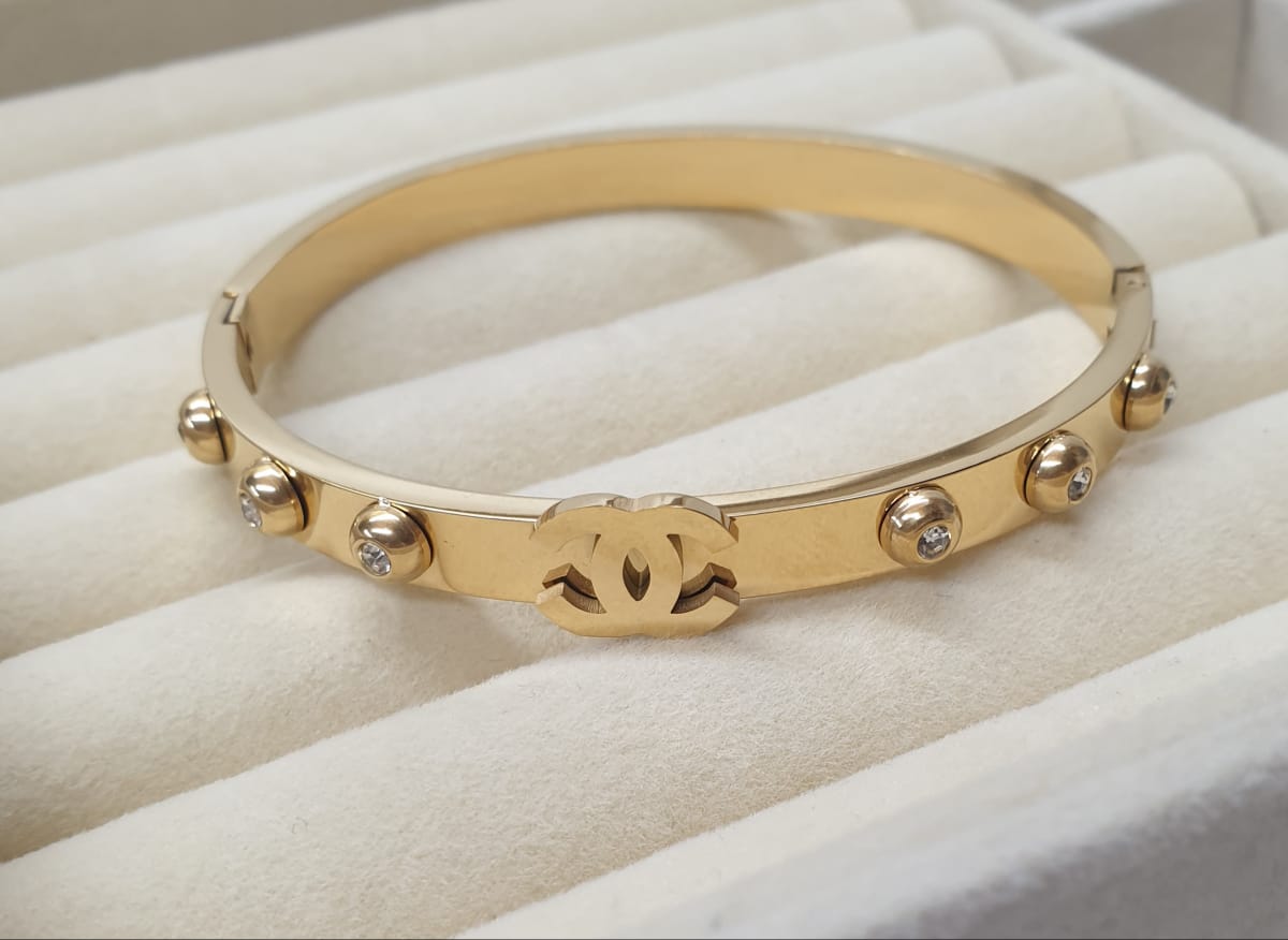 Ladies Fashion Bracelet