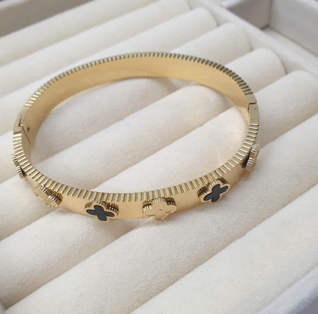 Ladies Fashion Bracelet