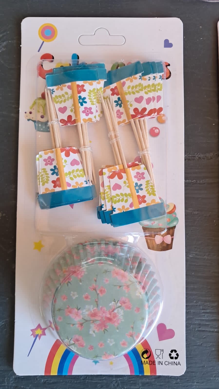 Cupcake Liners & Toppers Set VIP250088