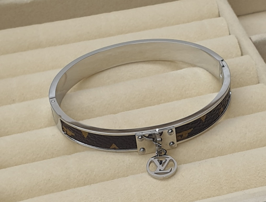 Ladies Fashion Bracelet