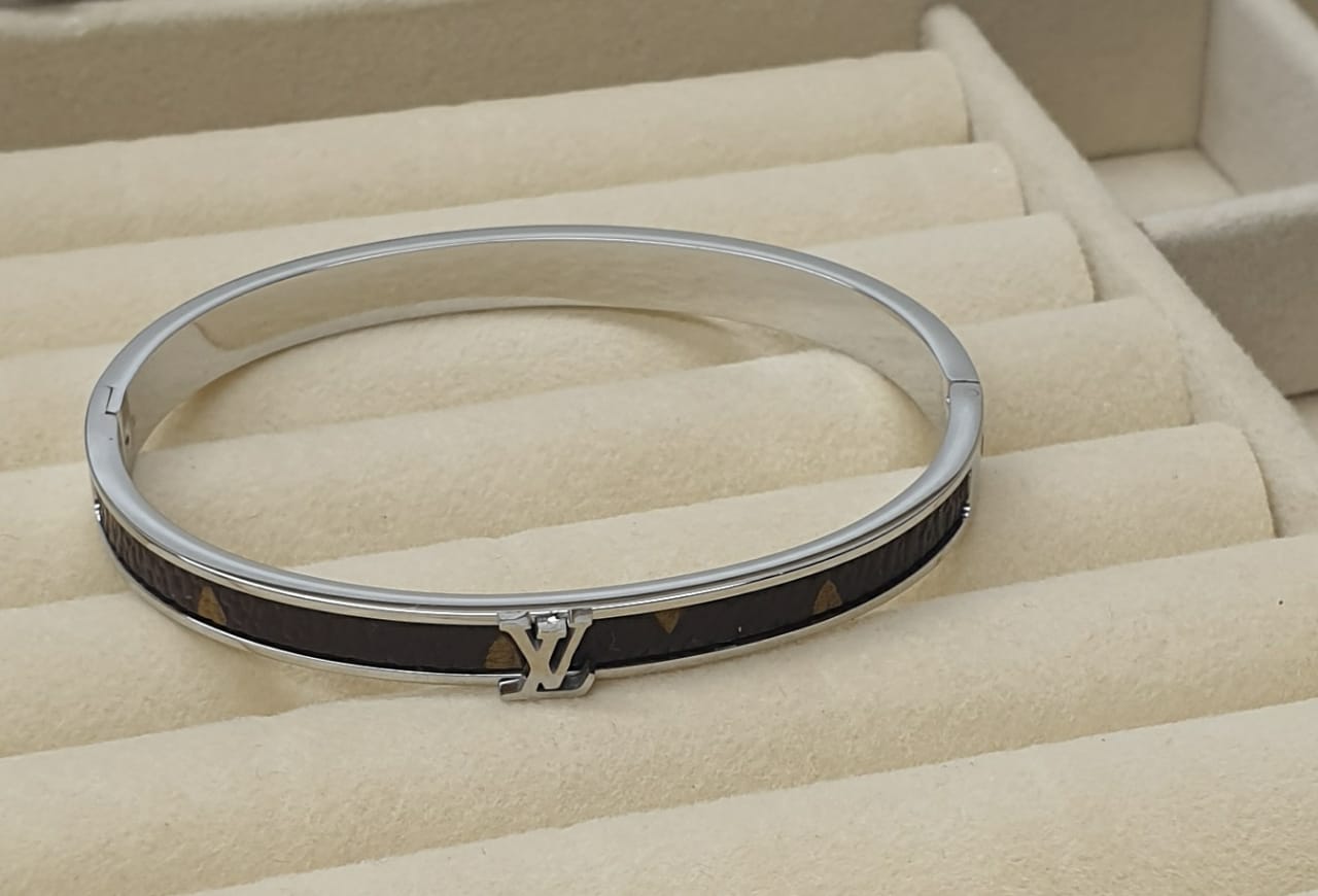 Ladies Fashion Bracelet
