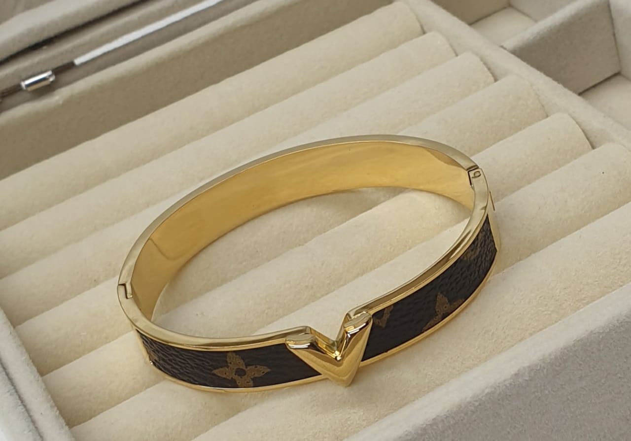 Ladies Fashion Bracelet