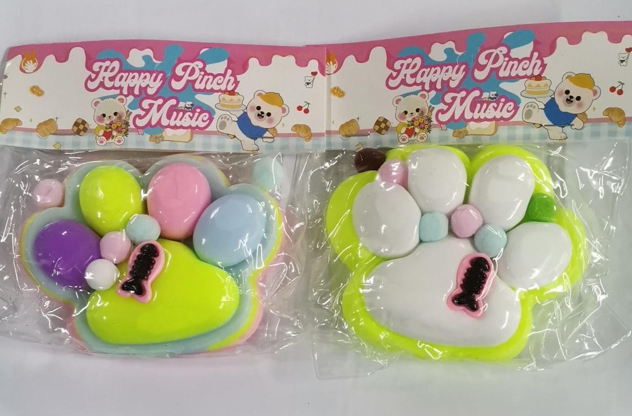 1pc Squishie Toy 11.5cm x 11cm CN302
