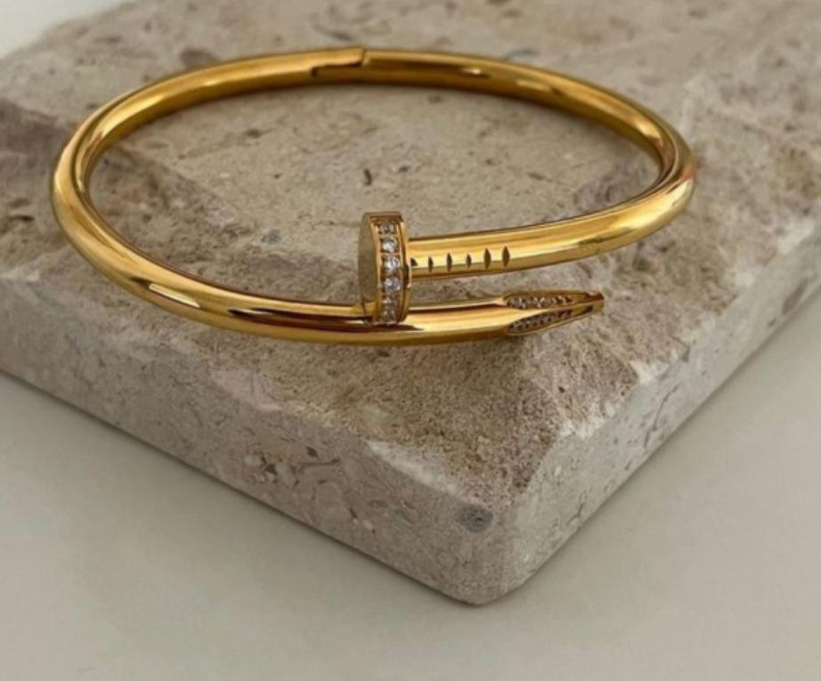 Ladies Fashion Bracelet