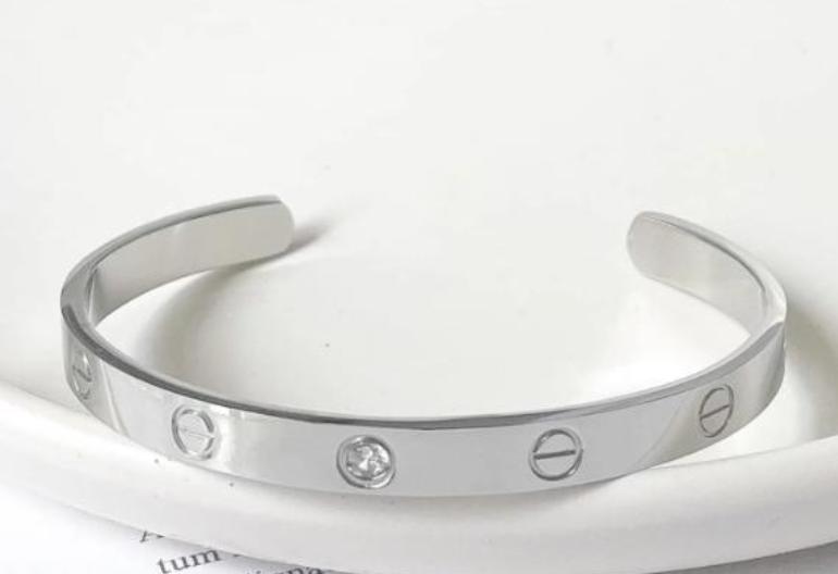 Ladies Fashion Bracelet